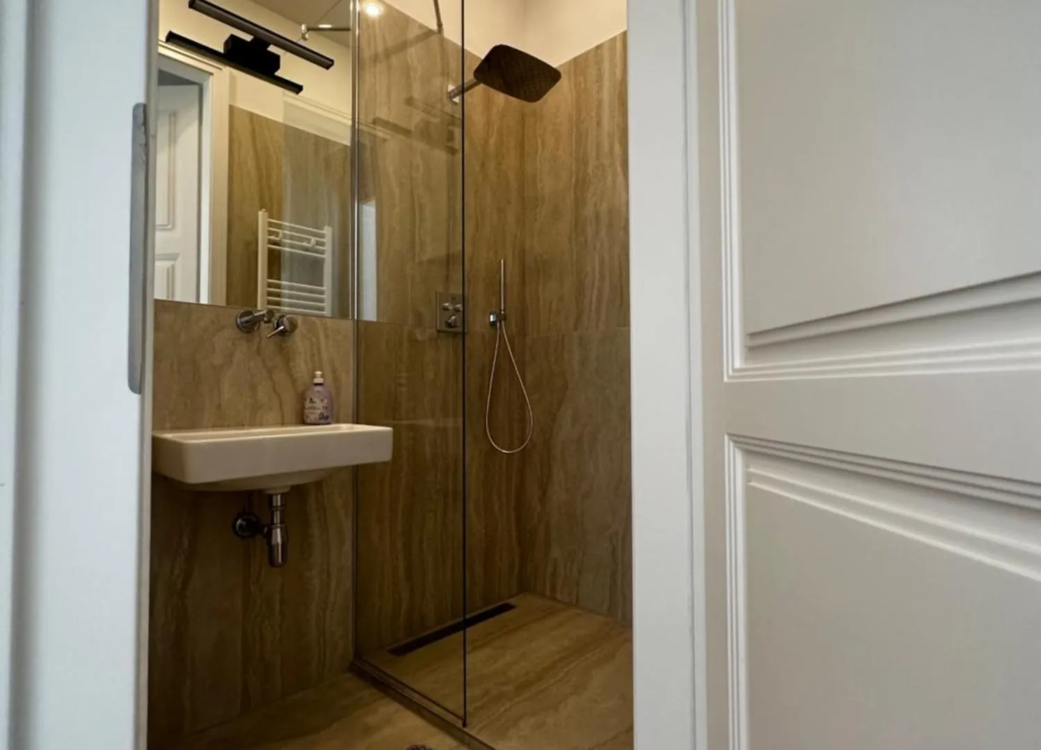 Apartment Altbaujuwel Mit Terrasse, Top 14 Vienna